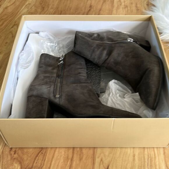 Michael kors gray booties size 6.5 - Picture 10 of 11